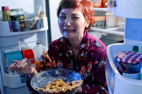 comer-para-alimentar-los-vacios-emocionales_0ojqi